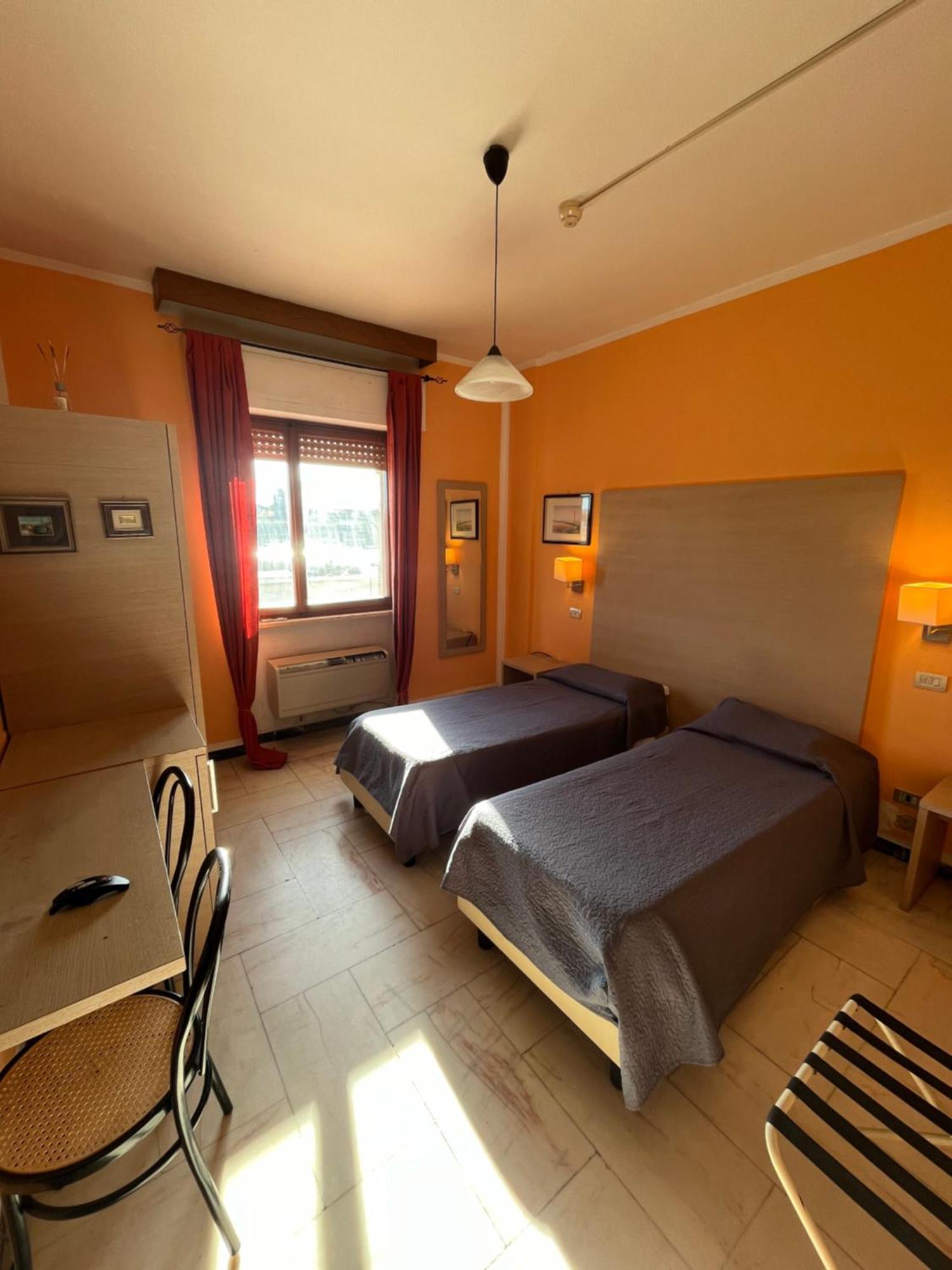 Hotel L'Approdo Brindisi Buitenkant foto