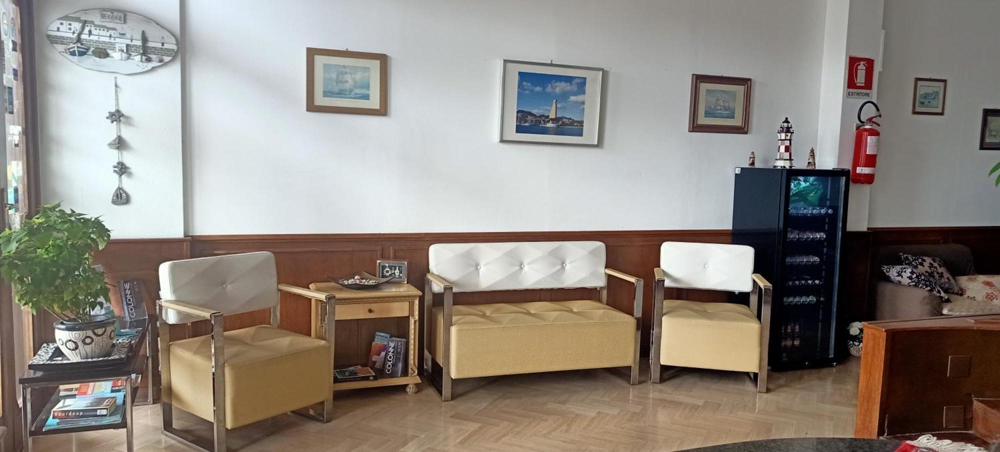 Hotel L'Approdo Brindisi Buitenkant foto
