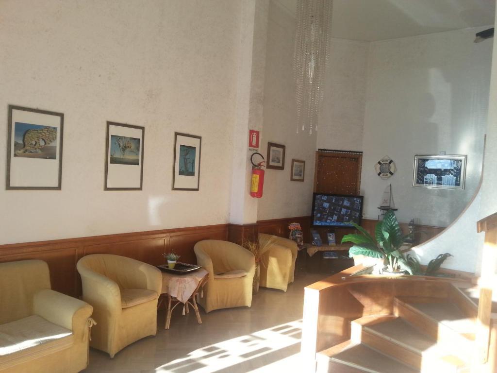 Hotel L'Approdo Brindisi Buitenkant foto